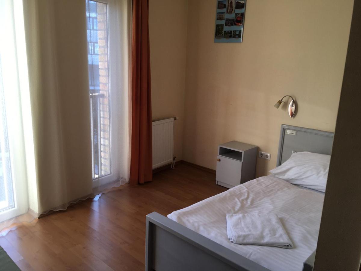 Foter Panzio Hotel Байя Екстериор снимка