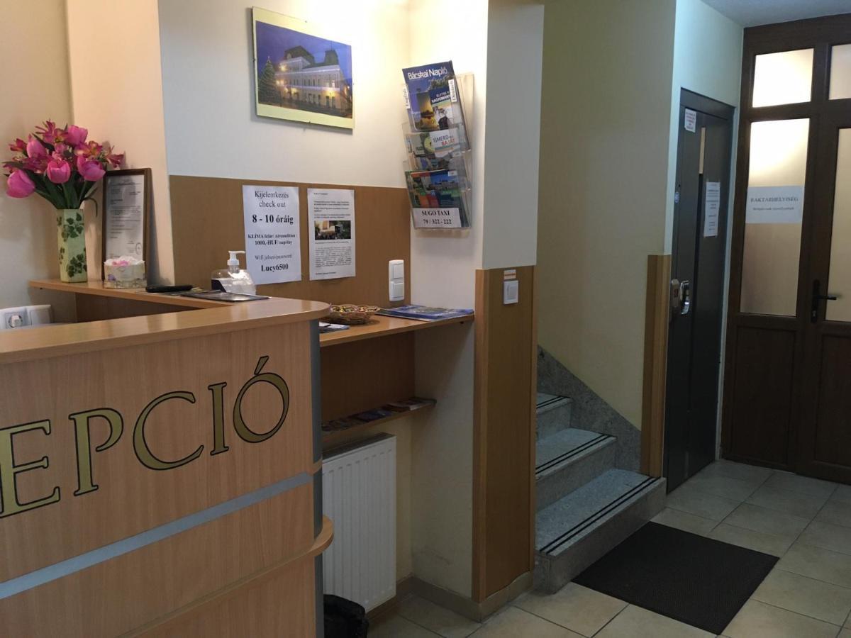 Foter Panzio Hotel Байя Екстериор снимка