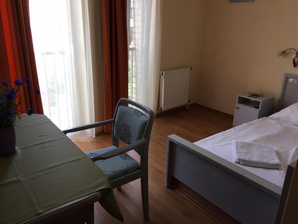 Foter Panzio Hotel Байя Екстериор снимка