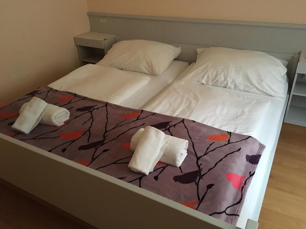 Foter Panzio Hotel Байя Екстериор снимка