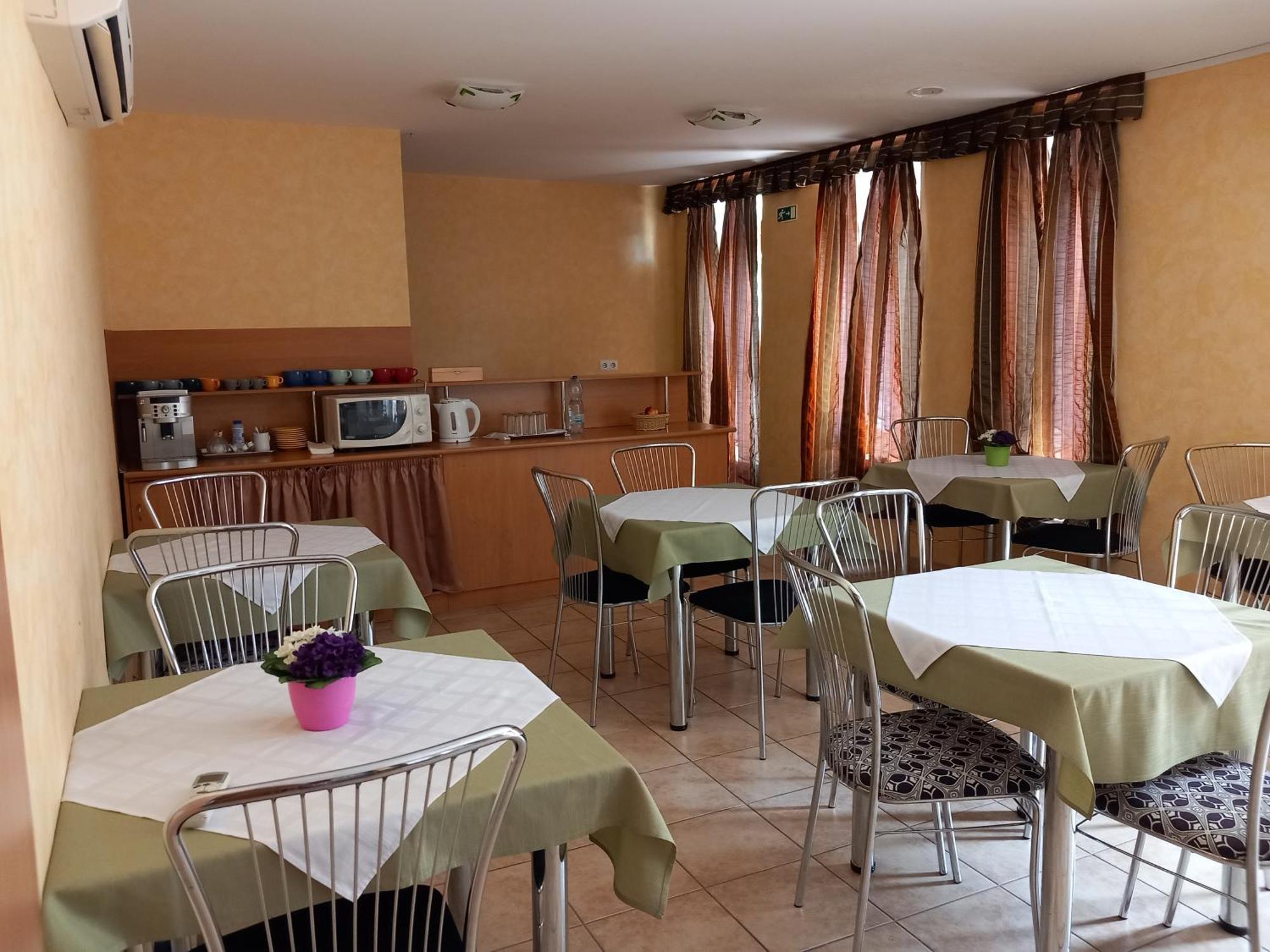 Foter Panzio Hotel Байя Екстериор снимка