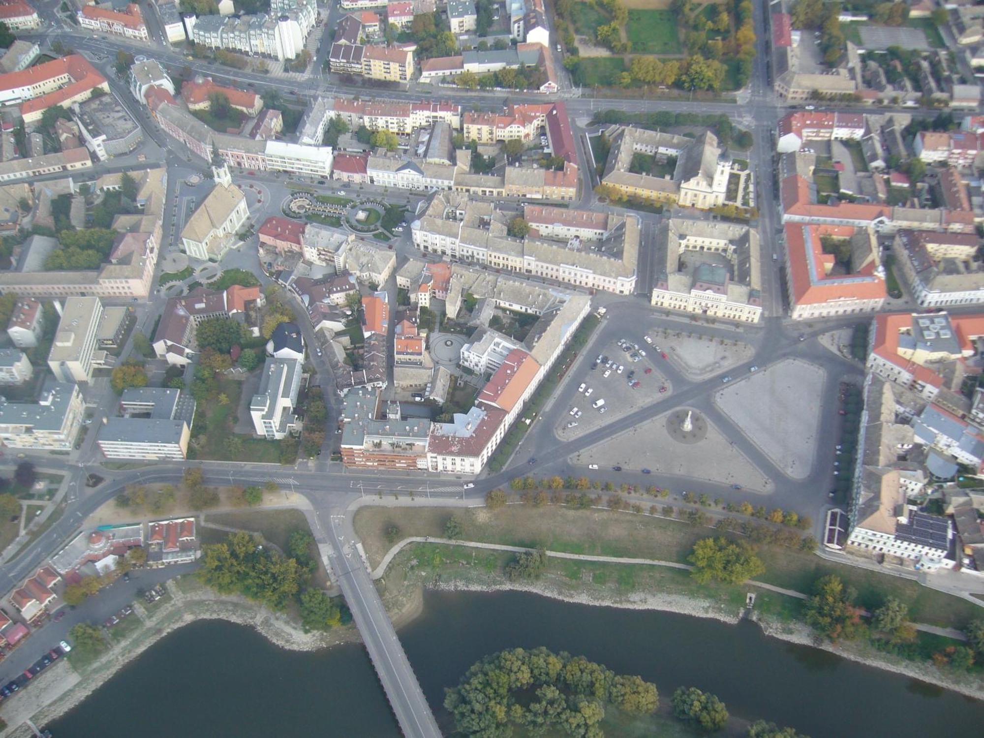 Foter Panzio Hotel Байя Екстериор снимка