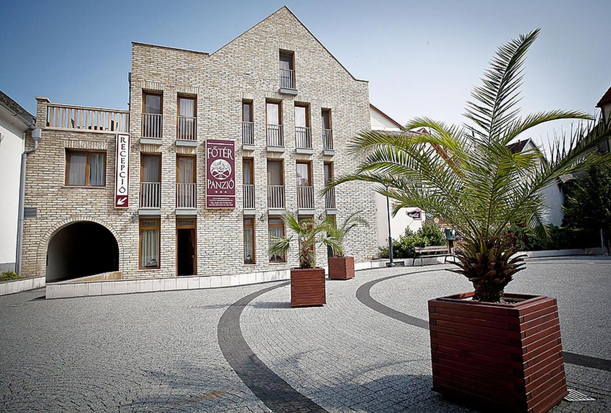 Foter Panzio Hotel Байя Екстериор снимка
